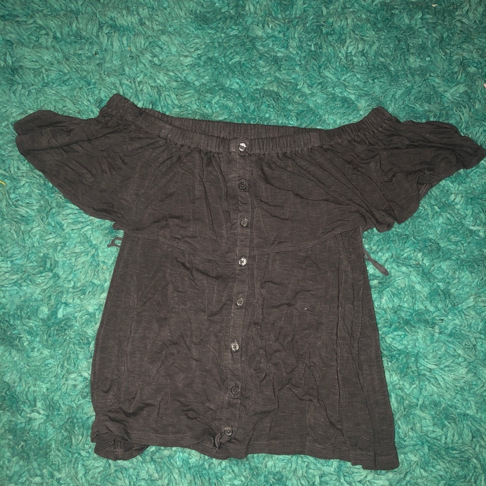 American Eagle off the shoulder shirt